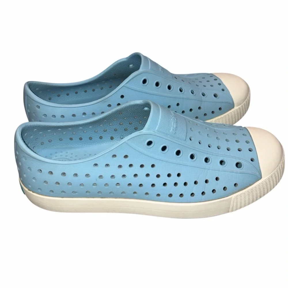 Native Jefferson Blue Kids Slip On Water Shoes Sneakers Kids size 4